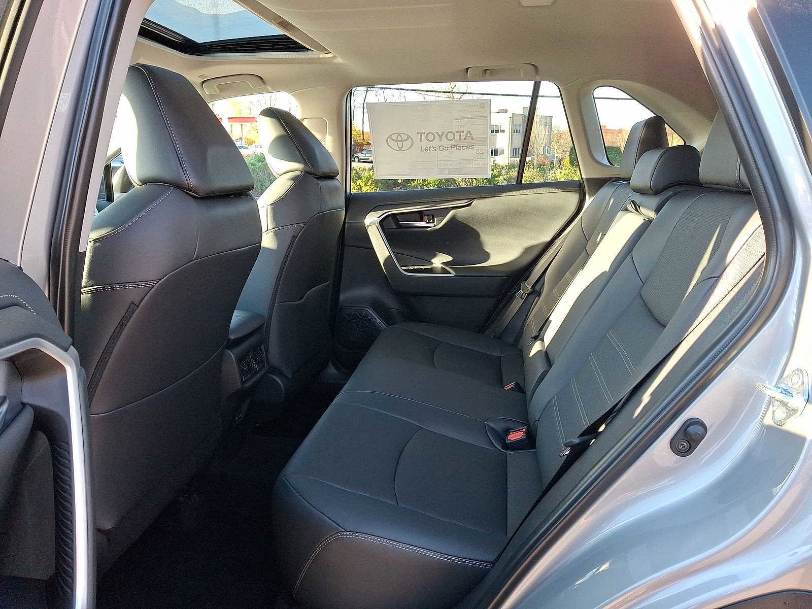 Thumbnail: 2025 Toyota RAV4 - 13