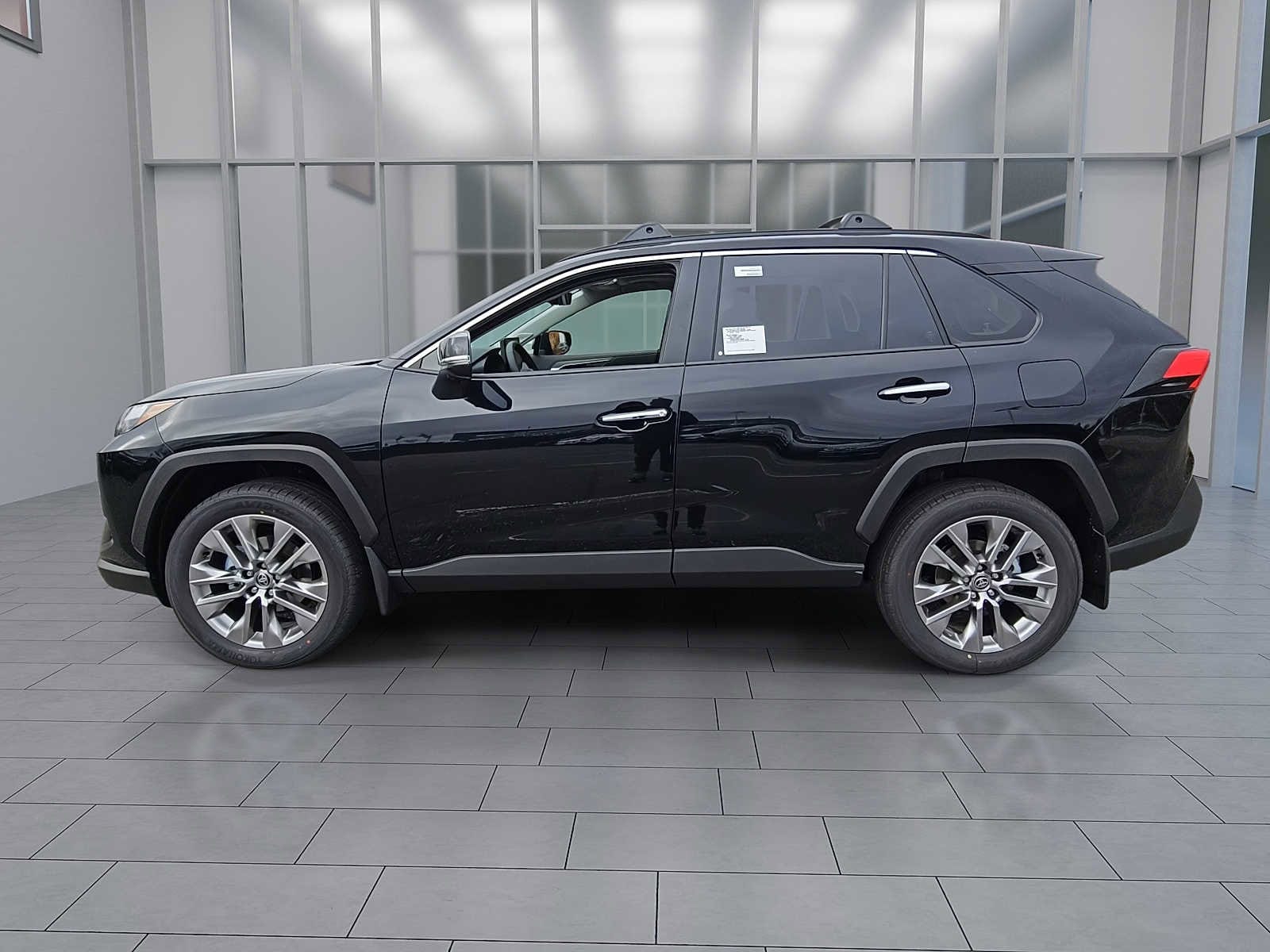 Thumbnail: 2025 Toyota RAV4 - 5