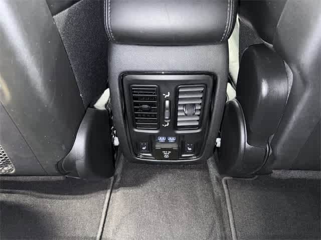 Thumbnail: 2019 Dodge Durango - 32