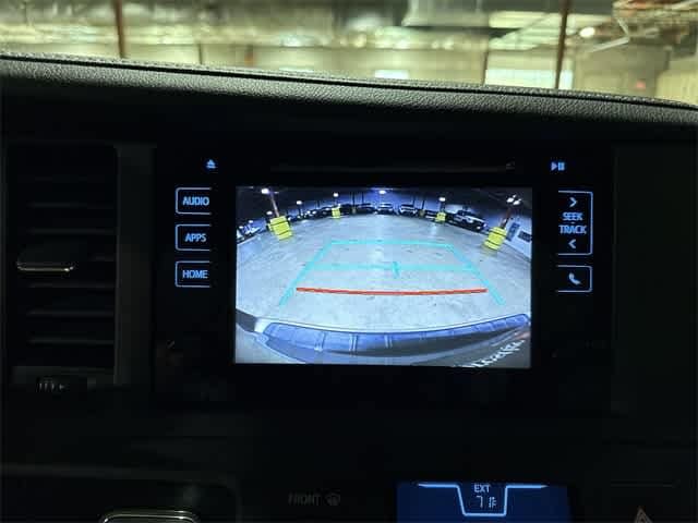 Thumbnail: 2015 Toyota Sienna - 25