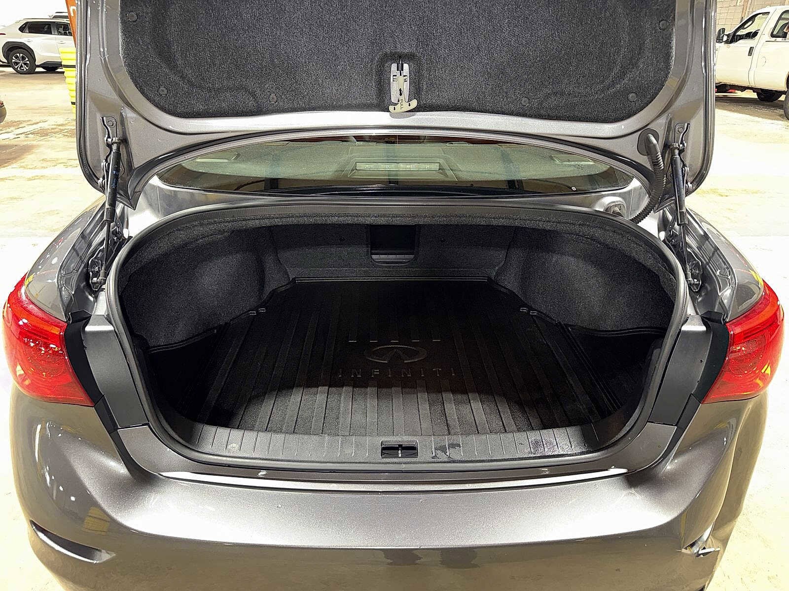 Thumbnail: 2015 INFINITI Q50 - 11