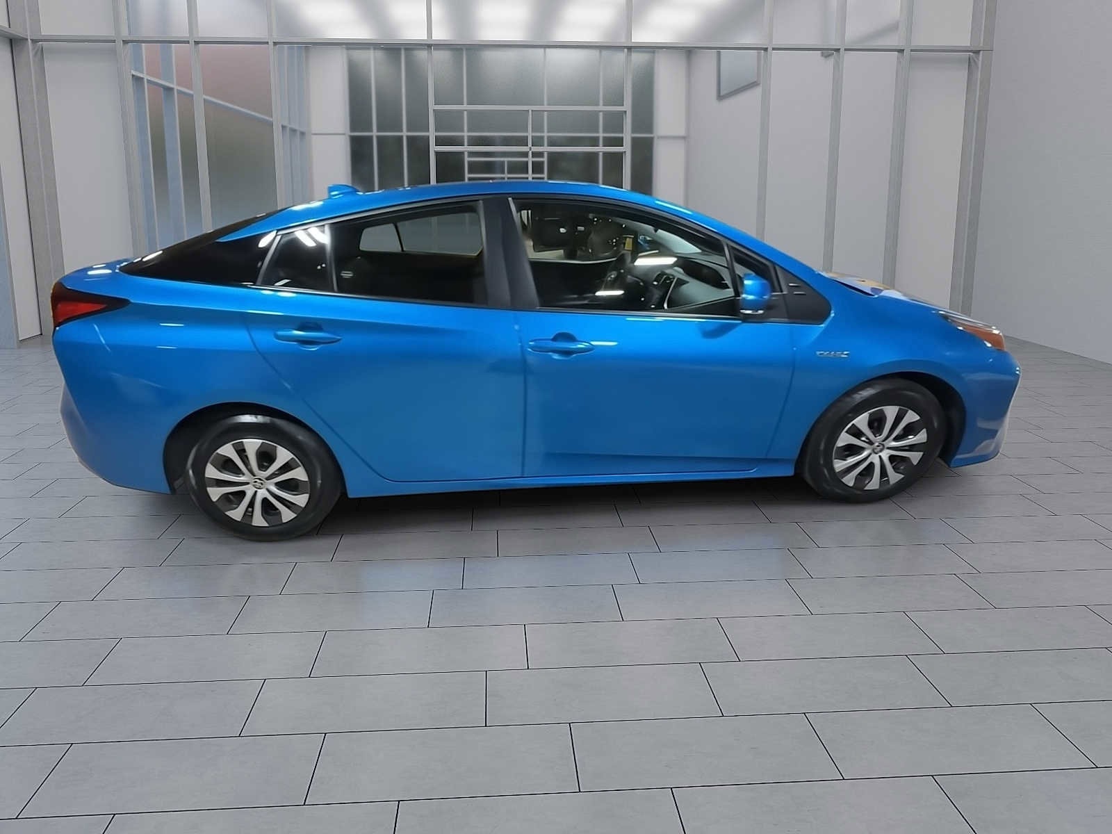 Thumbnail: 2022 Toyota Prius - 9