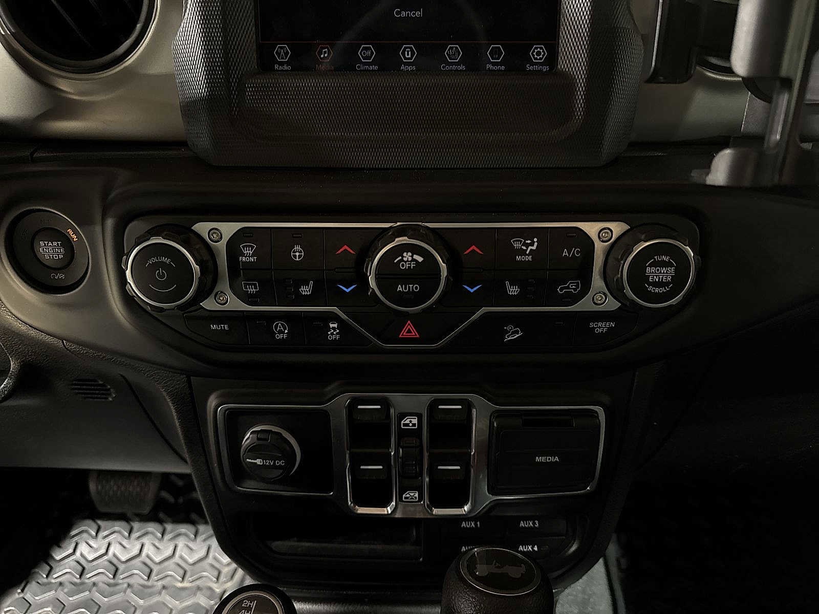 Thumbnail: 2021 Jeep Wrangler - 21