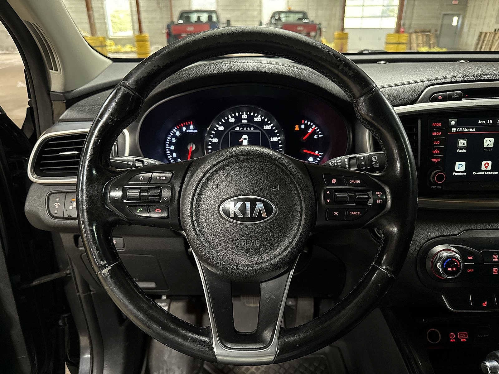 Thumbnail: 2016 Kia Sorento - 19