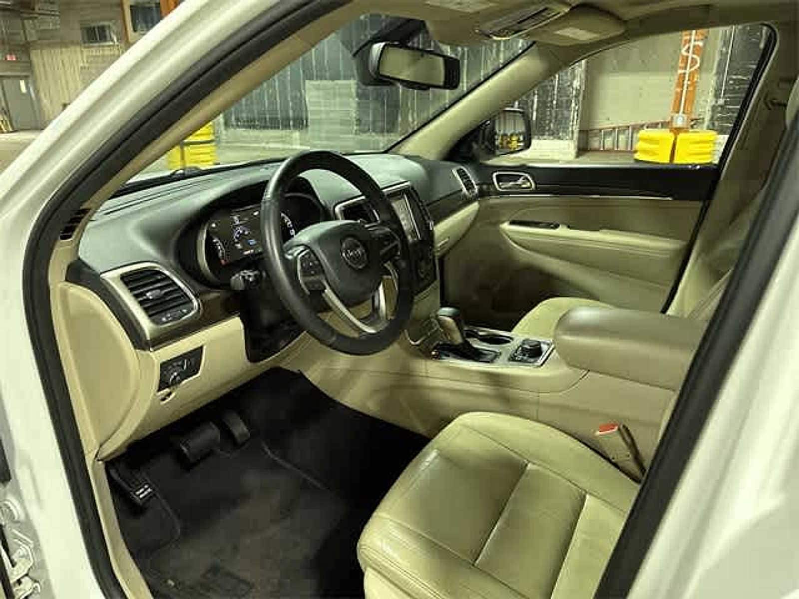 Thumbnail: 2016 Jeep Grand Cherokee - 47
