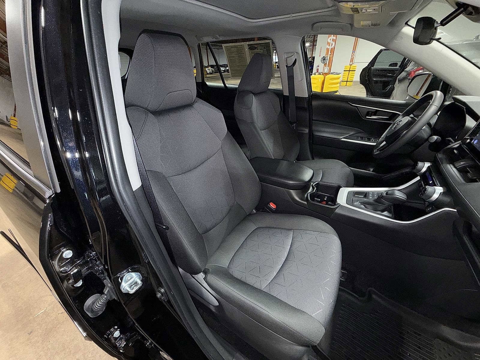 Thumbnail: 2025 Toyota RAV4 - 16