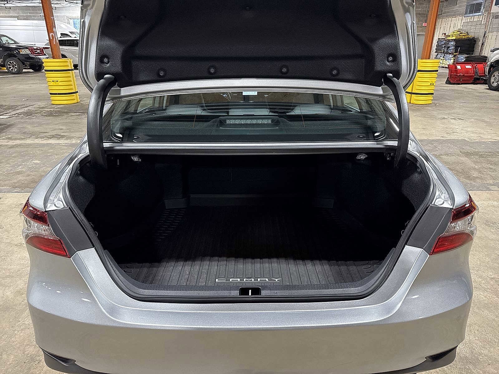 Thumbnail: 2021 Toyota Camry - 11