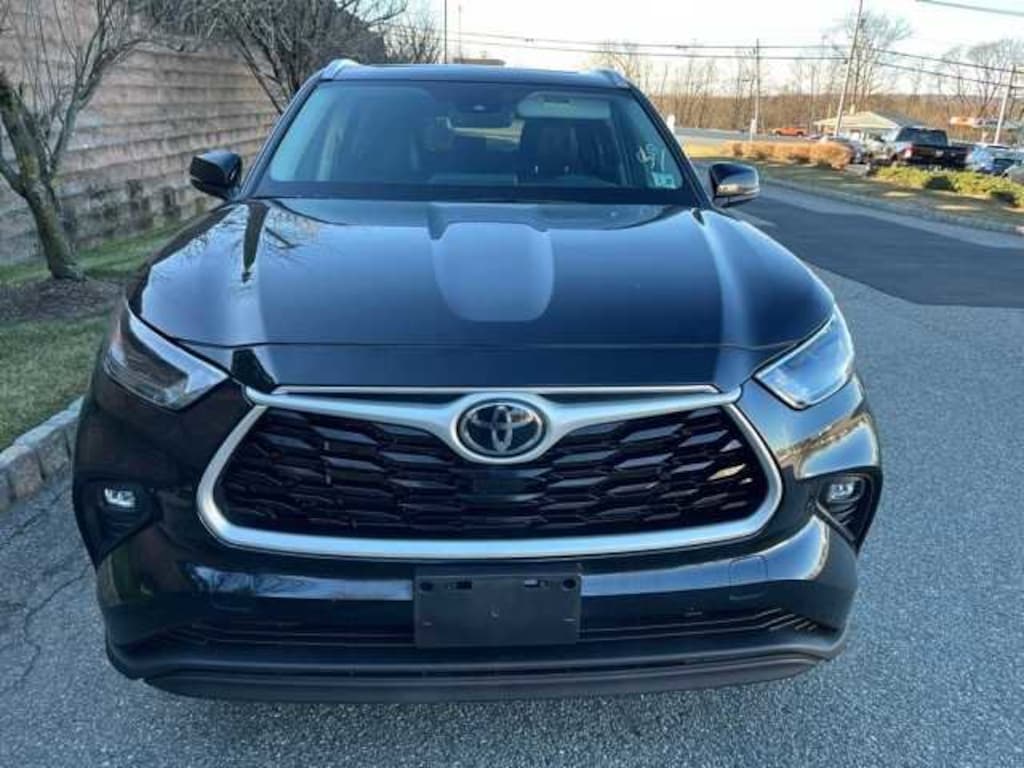 Used 2022 Toyota Highlander XLE SUV