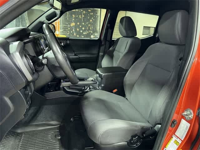 Thumbnail: 2018 Toyota Tacoma - 15