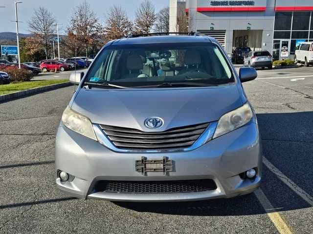 Thumbnail: 2011 Toyota Sienna - 2