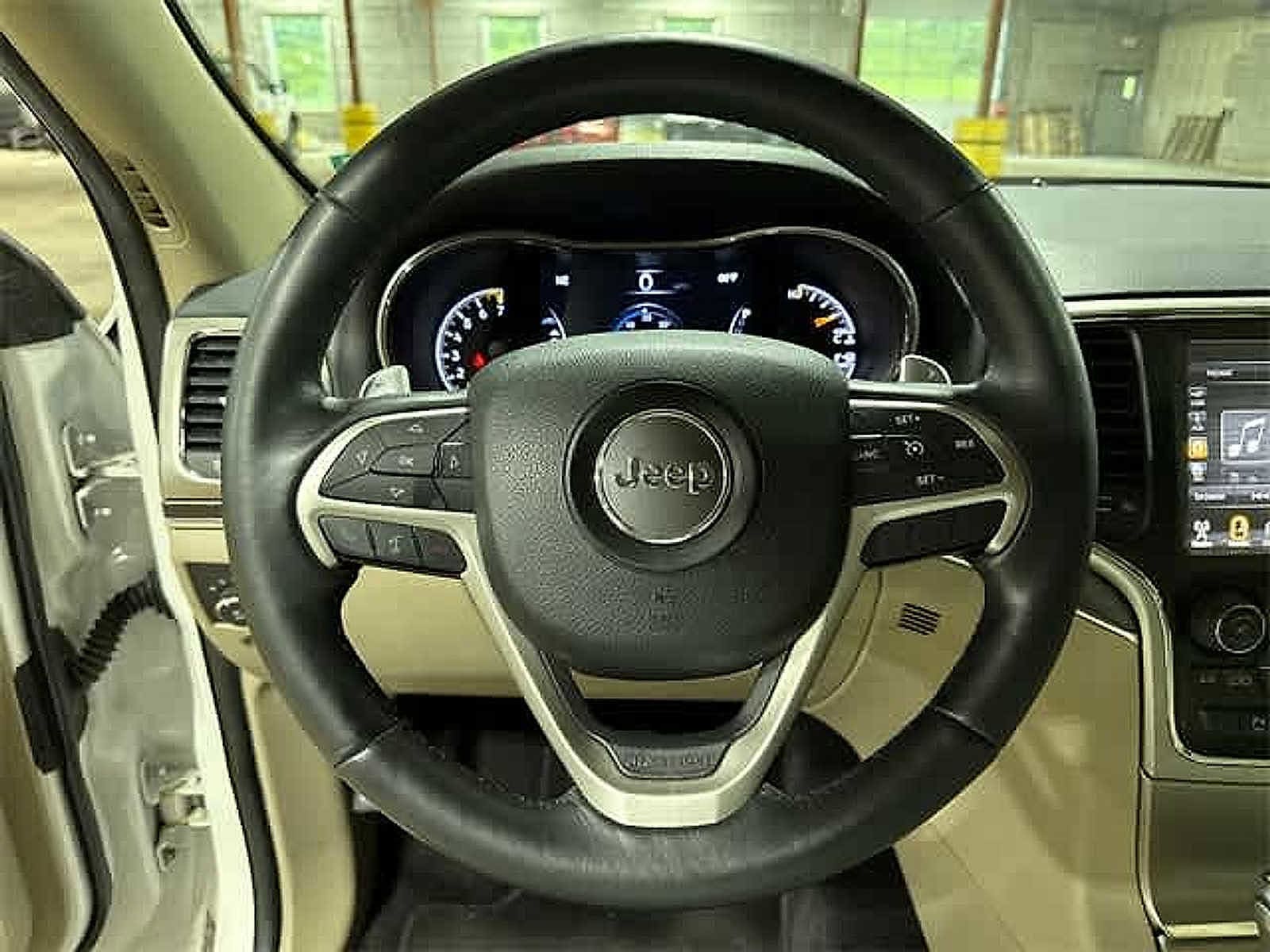 Thumbnail: 2016 Jeep Grand Cherokee - 26
