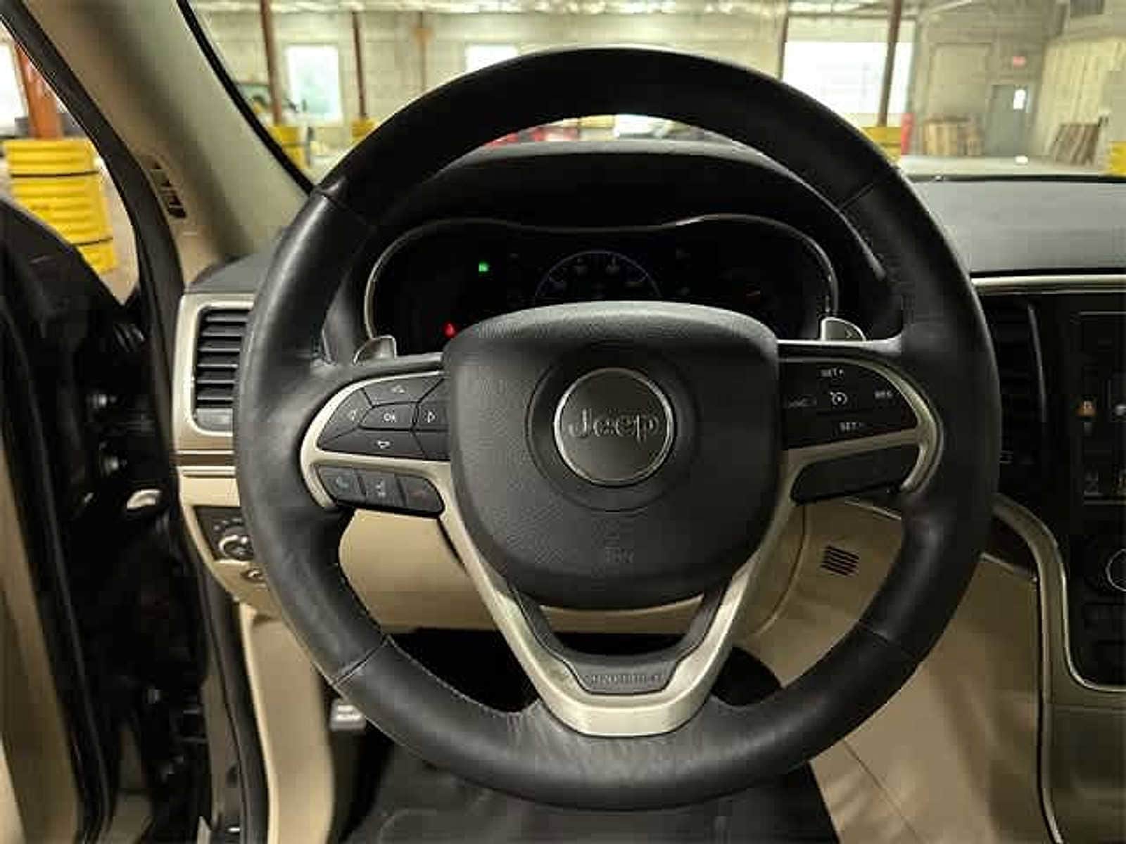 Thumbnail: 2015 Jeep Grand Cherokee - 28