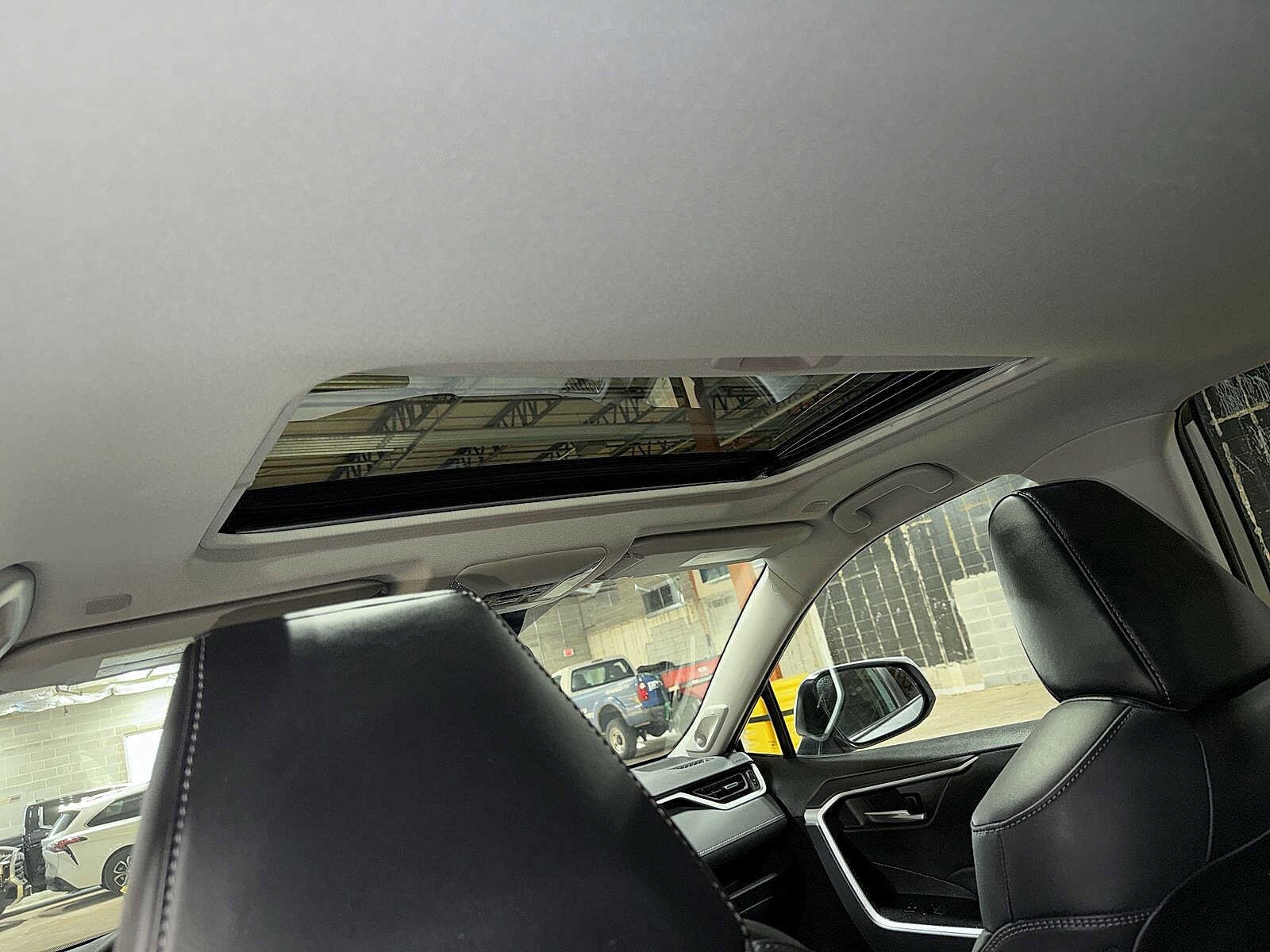 Thumbnail: 2025 Toyota RAV4 - 24