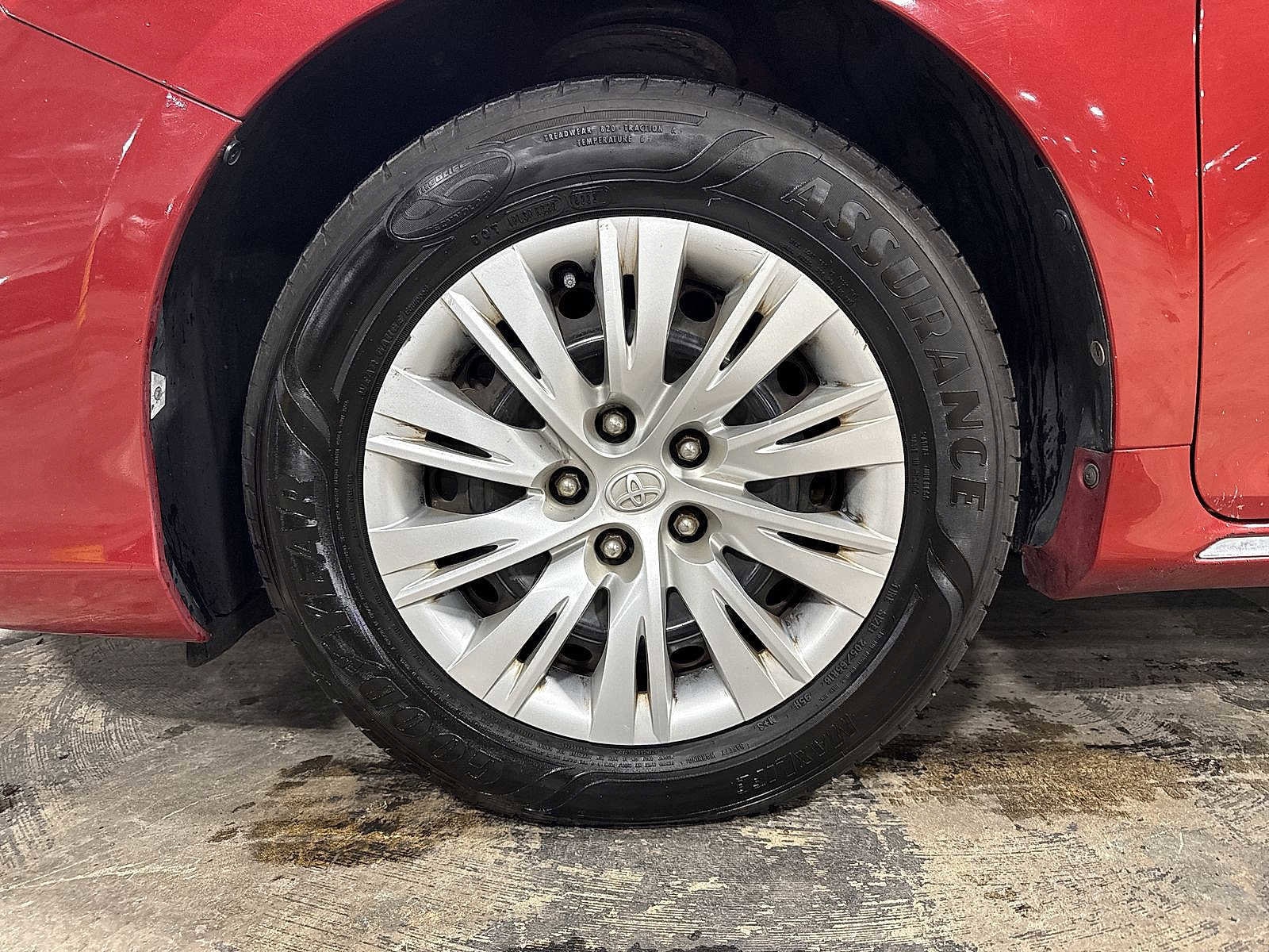 Thumbnail: 2012 Toyota Camry - 10