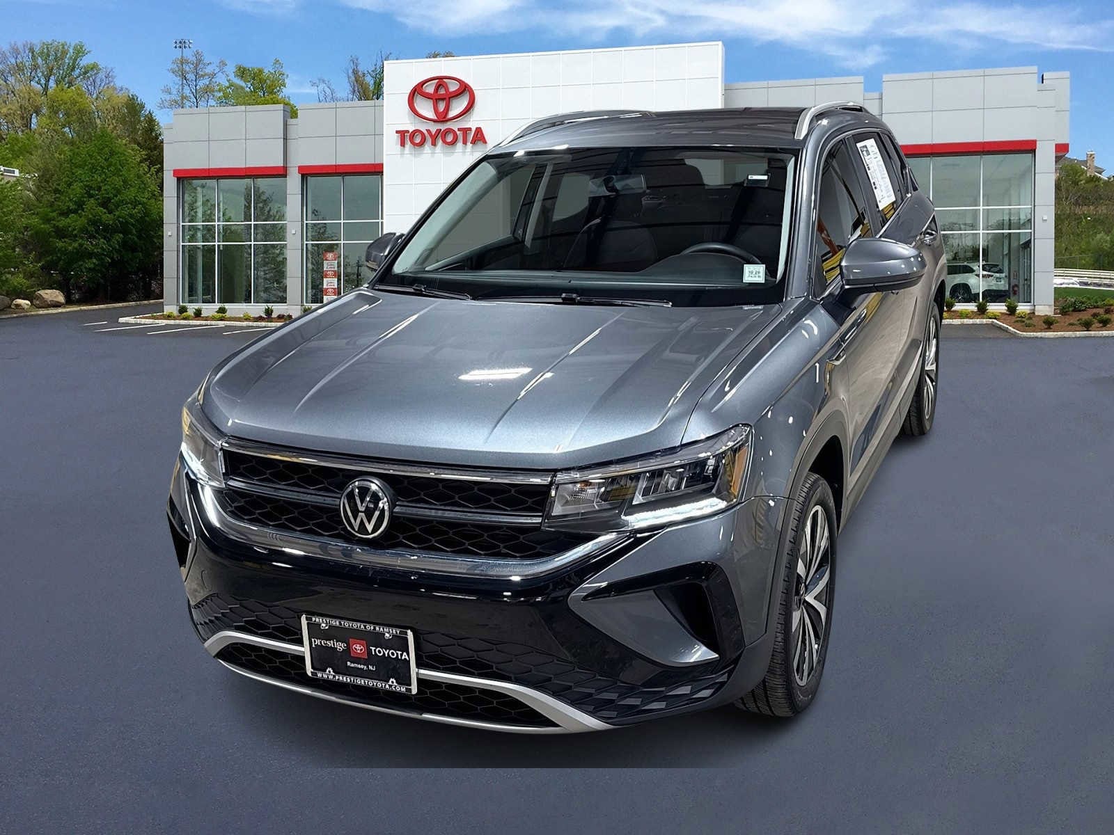 Thumbnail: 2022 Volkswagen Taos - 1