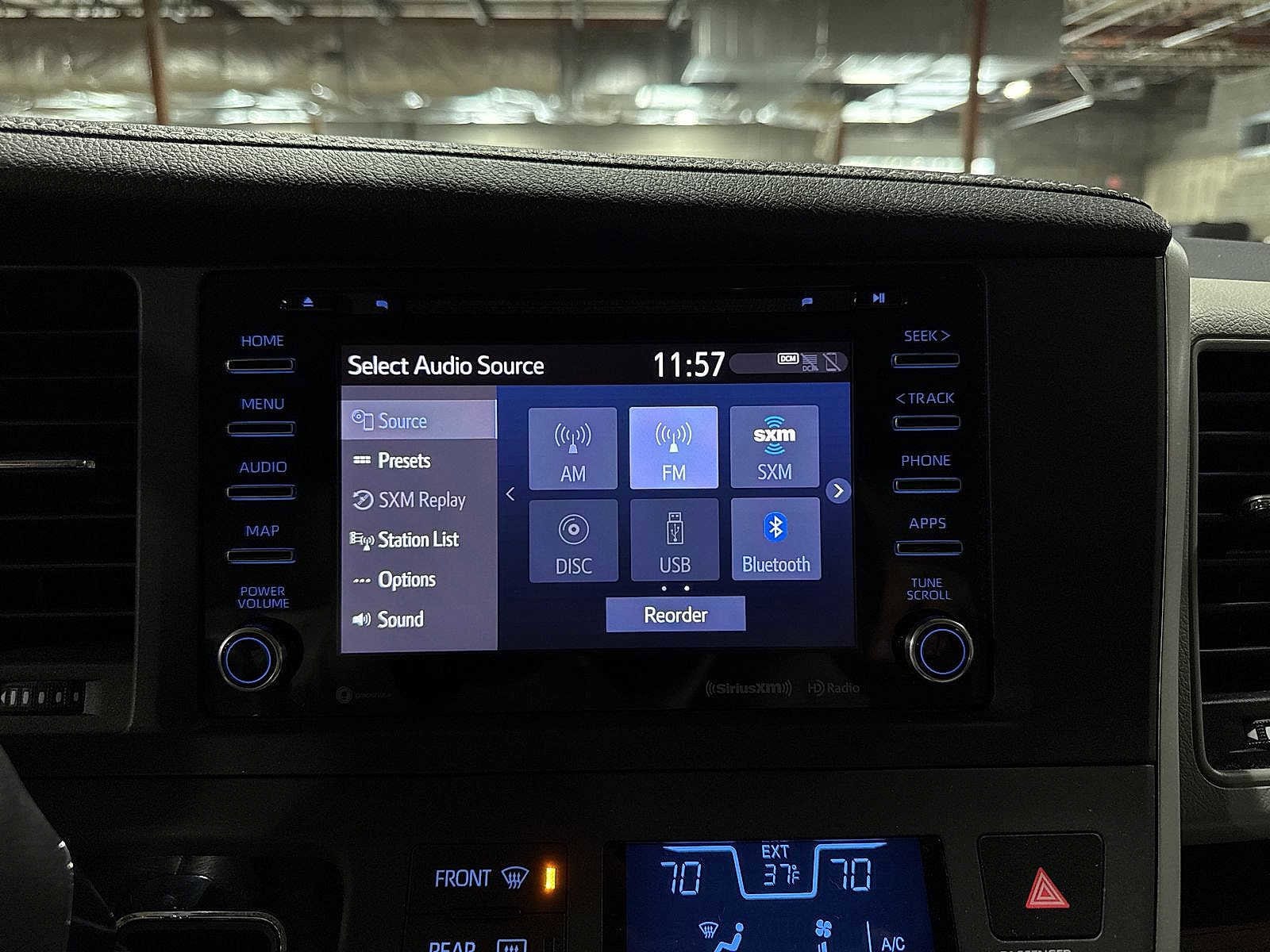 Thumbnail: 2020 Toyota Sienna - 21