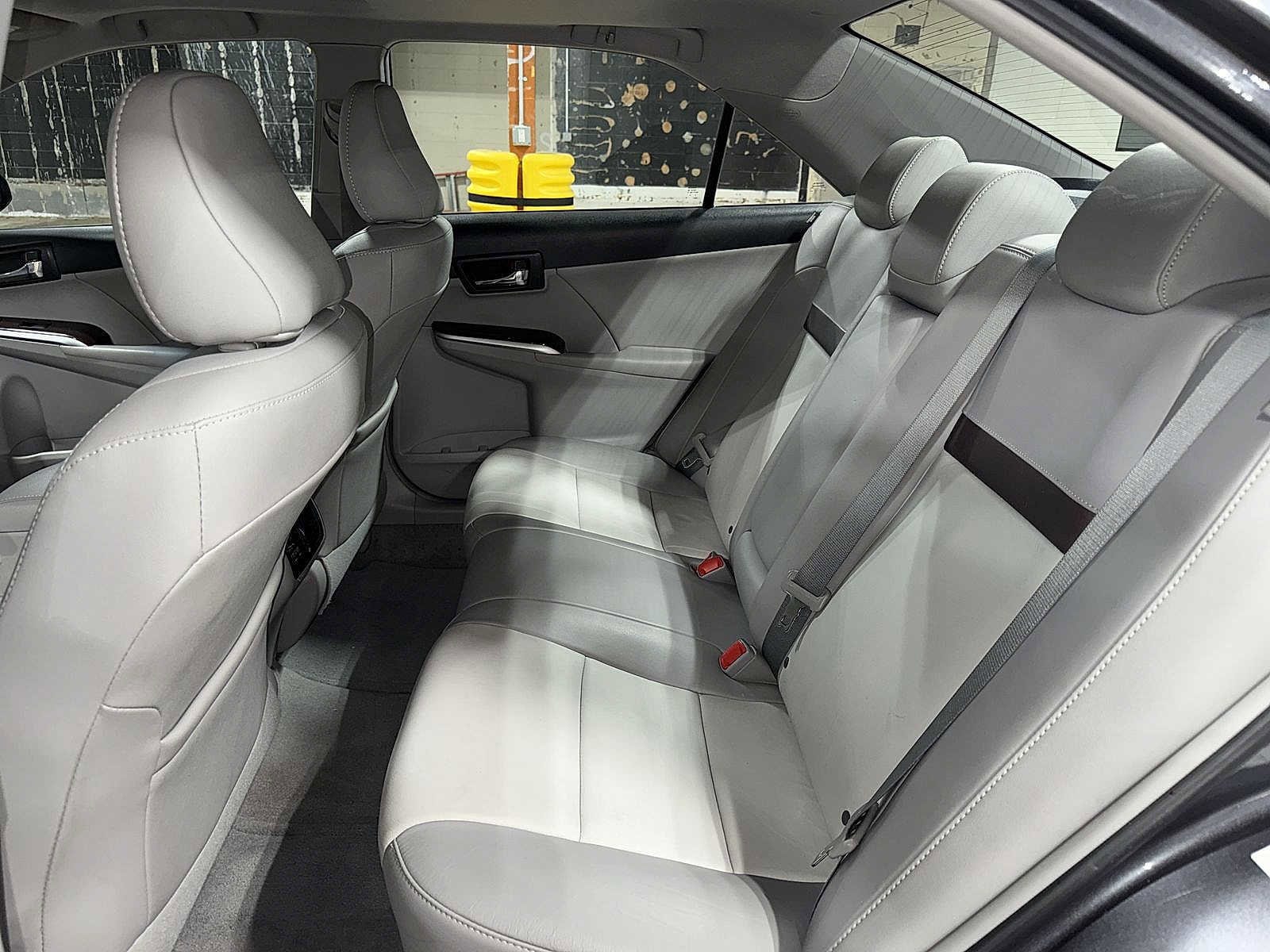 Thumbnail: 2012 Toyota Camry - 16