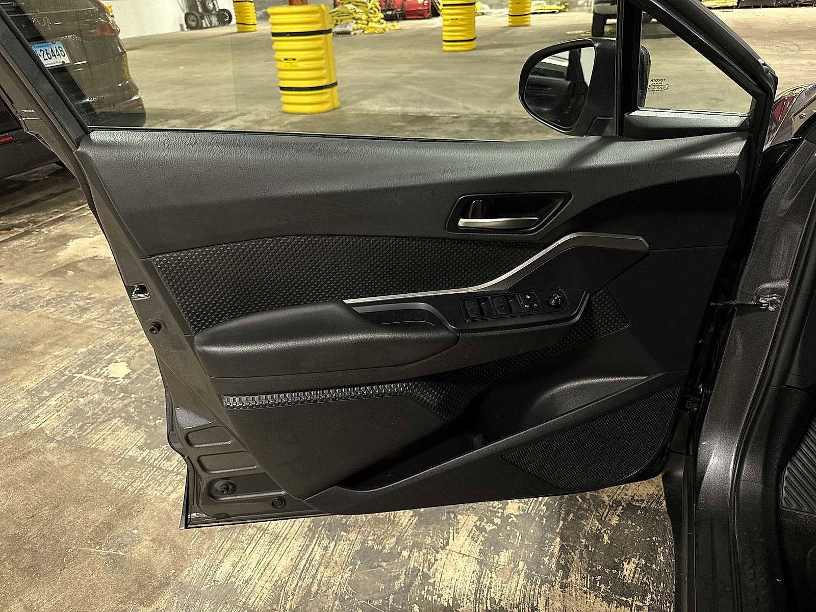 Thumbnail: 2021 Toyota C-HR - 27