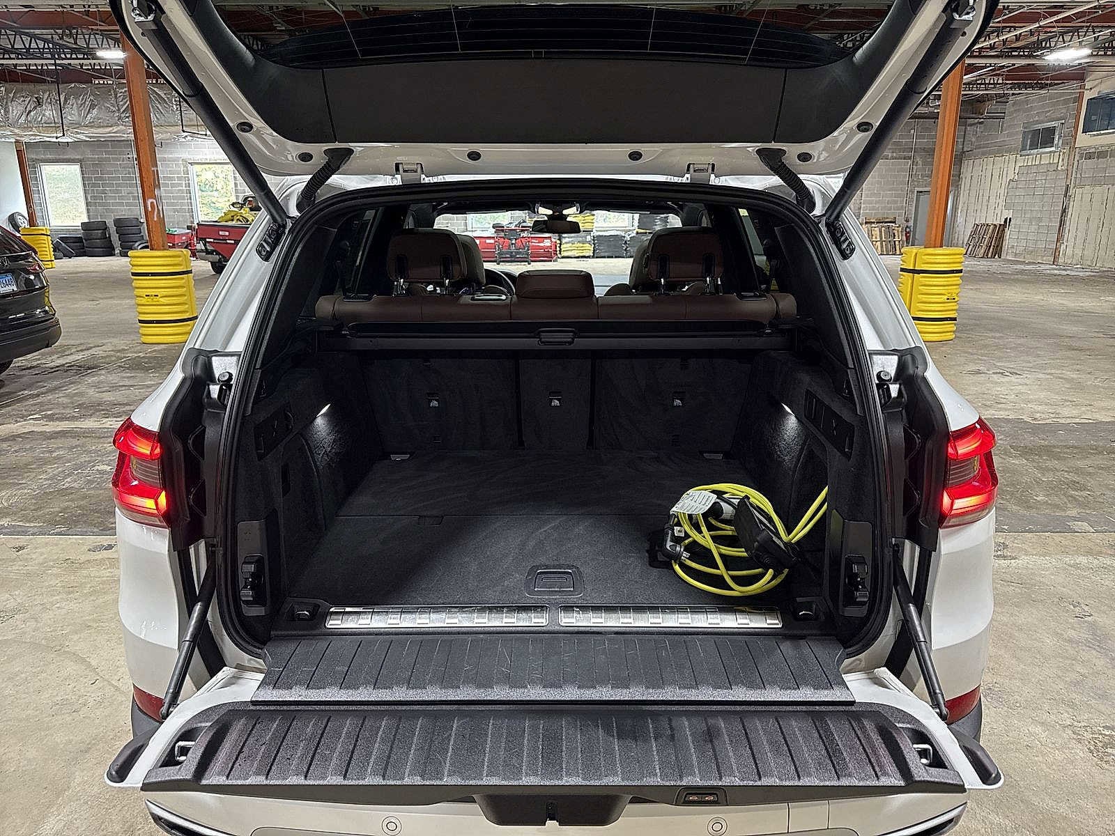 Thumbnail: 2022 BMW X5 - 11