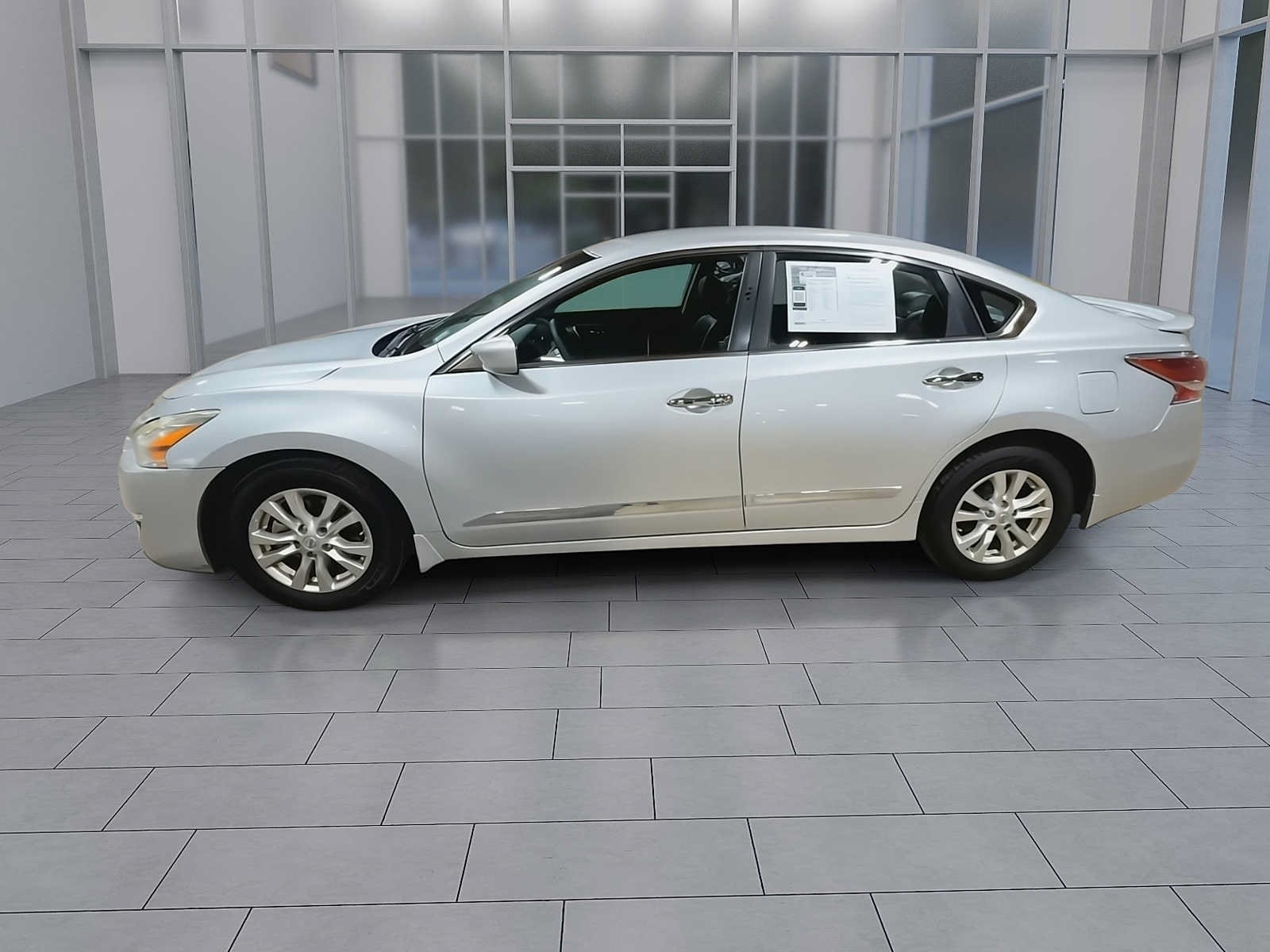 Thumbnail: 2015 Nissan Altima - 5