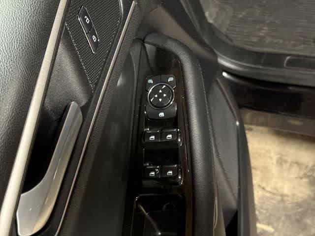 Thumbnail: 2019 Ford Edge - 23