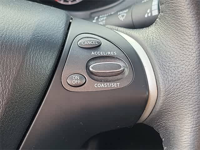 2014 Nissan Pathfinder SL 21