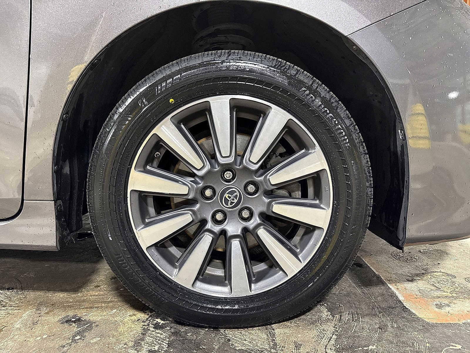 Thumbnail: 2020 Toyota Sienna - 9