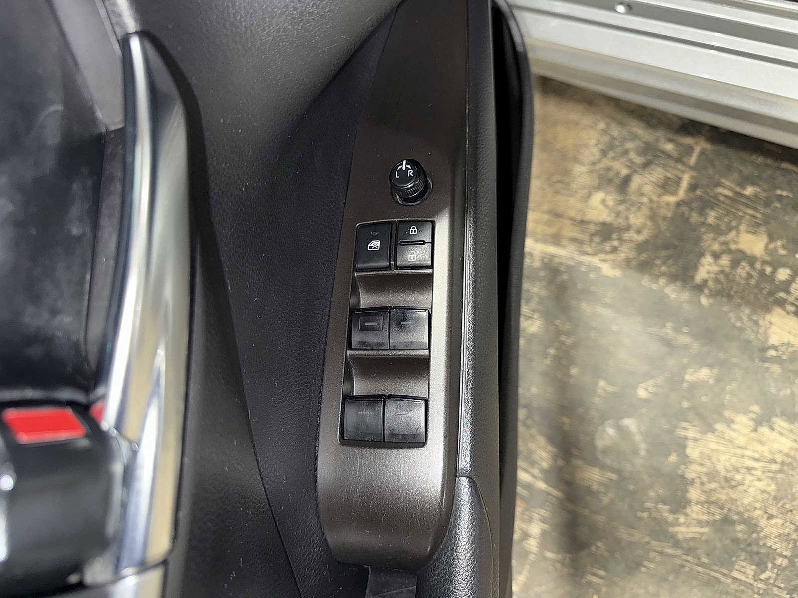 Thumbnail: 2023 Toyota Camry - 22