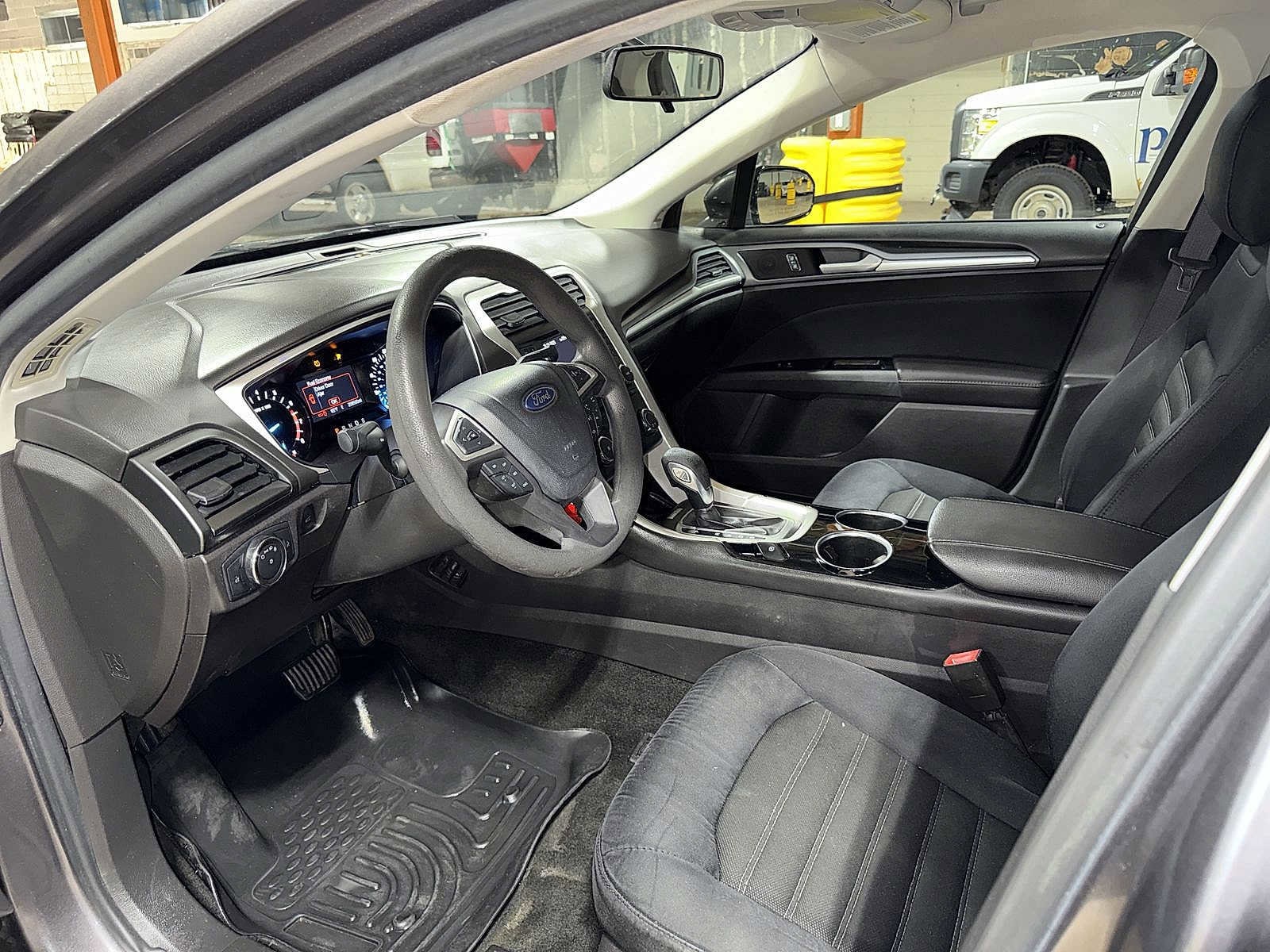 Thumbnail: 2013 Ford Fusion - 27