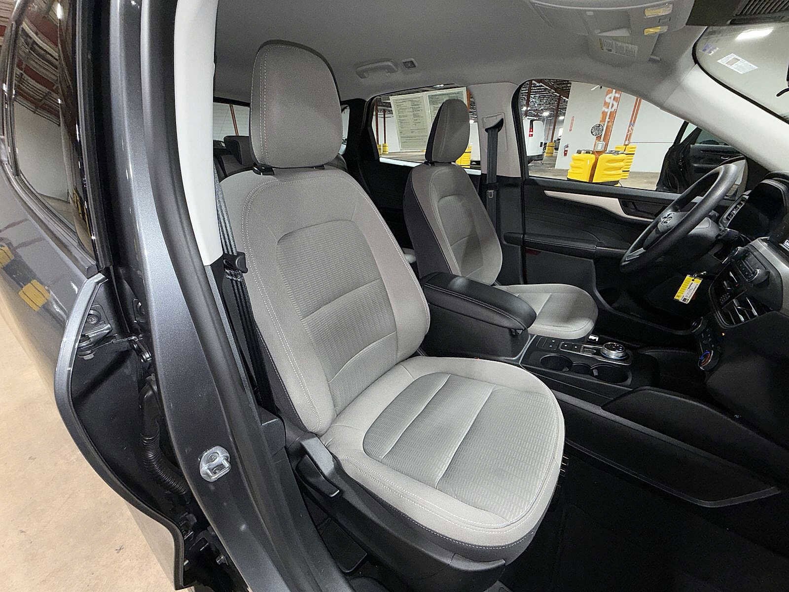 Thumbnail: 2022 Ford Escape - 16