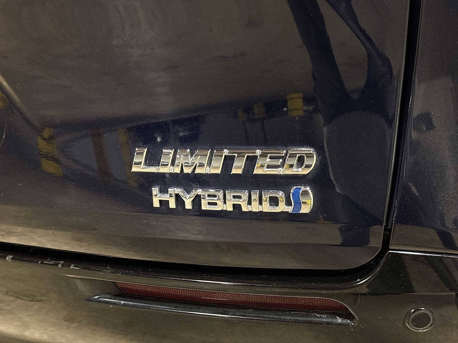Thumbnail: 2023 Toyota Sienna - 30