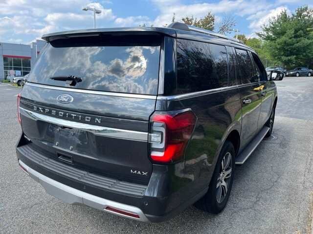 2023 Ford Expedition MAX Limited photo 3