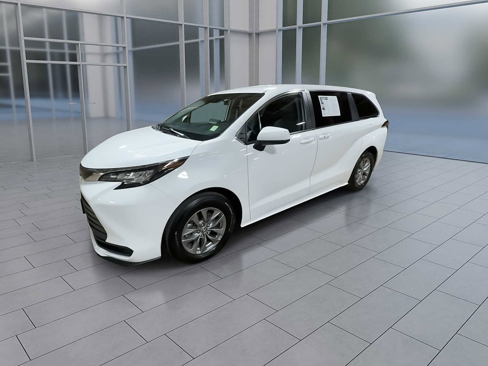 Thumbnail: 2023 Toyota Sienna - 4