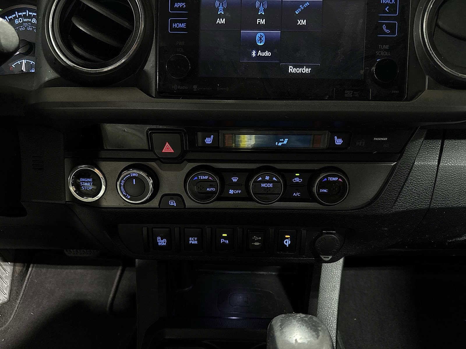 Thumbnail: 2016 Toyota Tacoma - 22