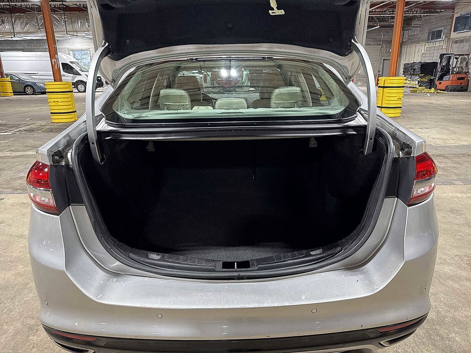 Thumbnail: 2017 Ford Fusion - 10