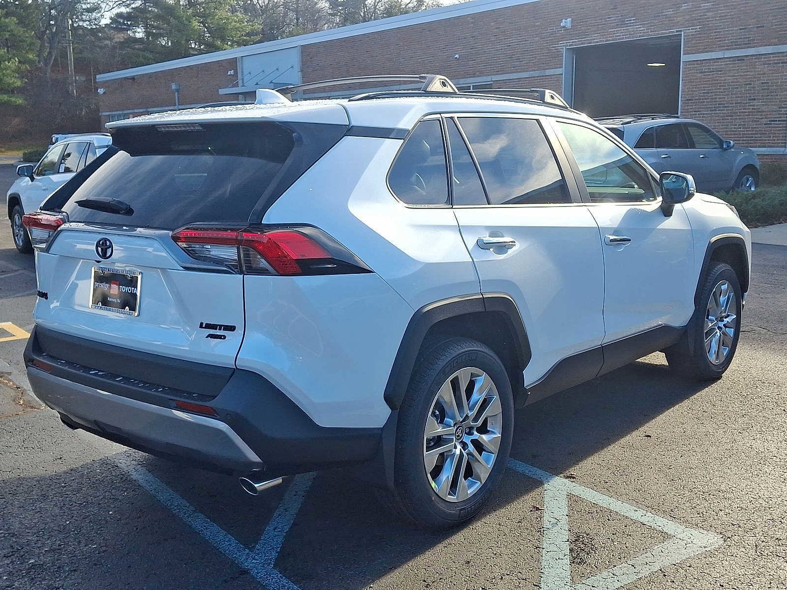 Thumbnail: 2025 Toyota RAV4 - 18