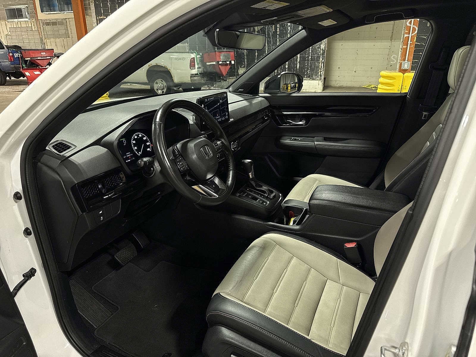 Thumbnail: 2023 Honda CR-V - 32