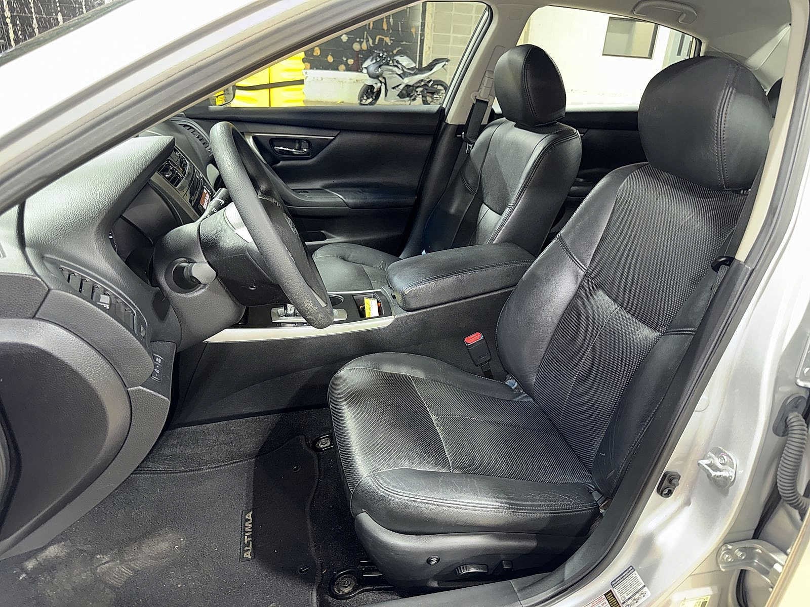 Thumbnail: 2015 Nissan Altima - 15