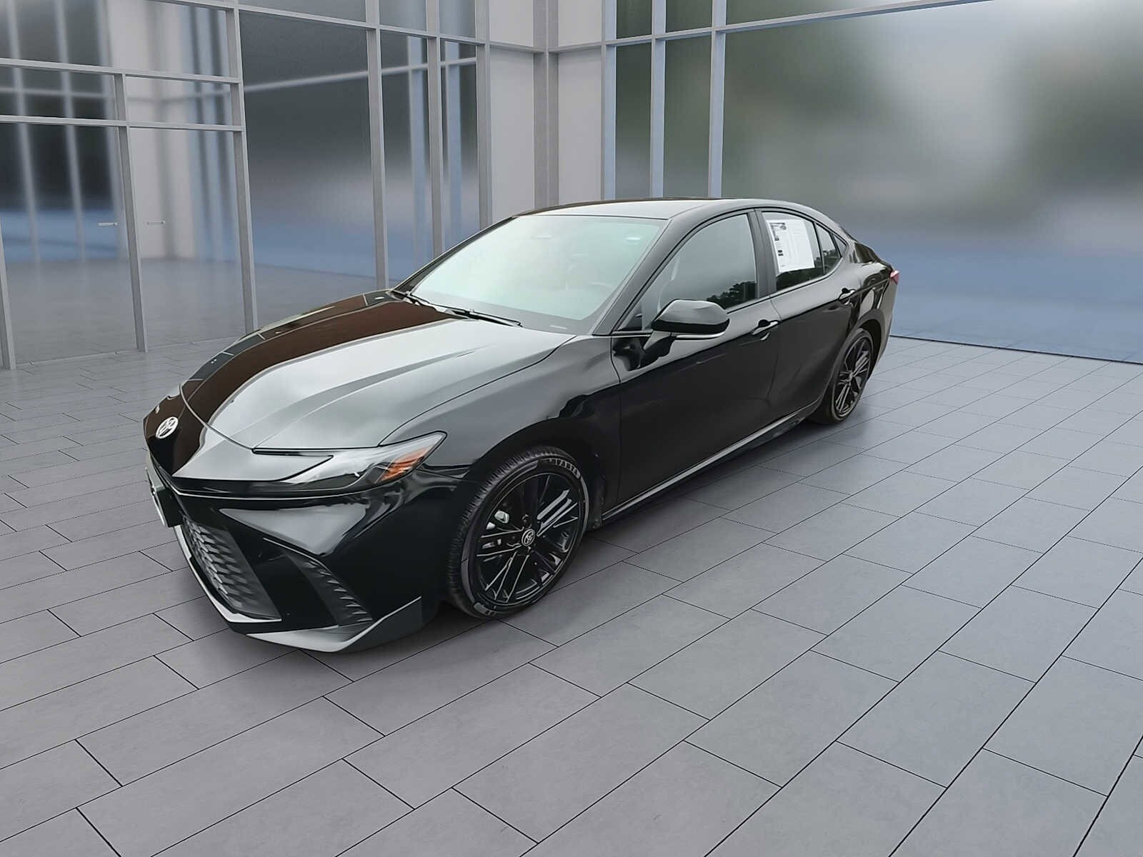 2025 Toyota Camry SE photo 4