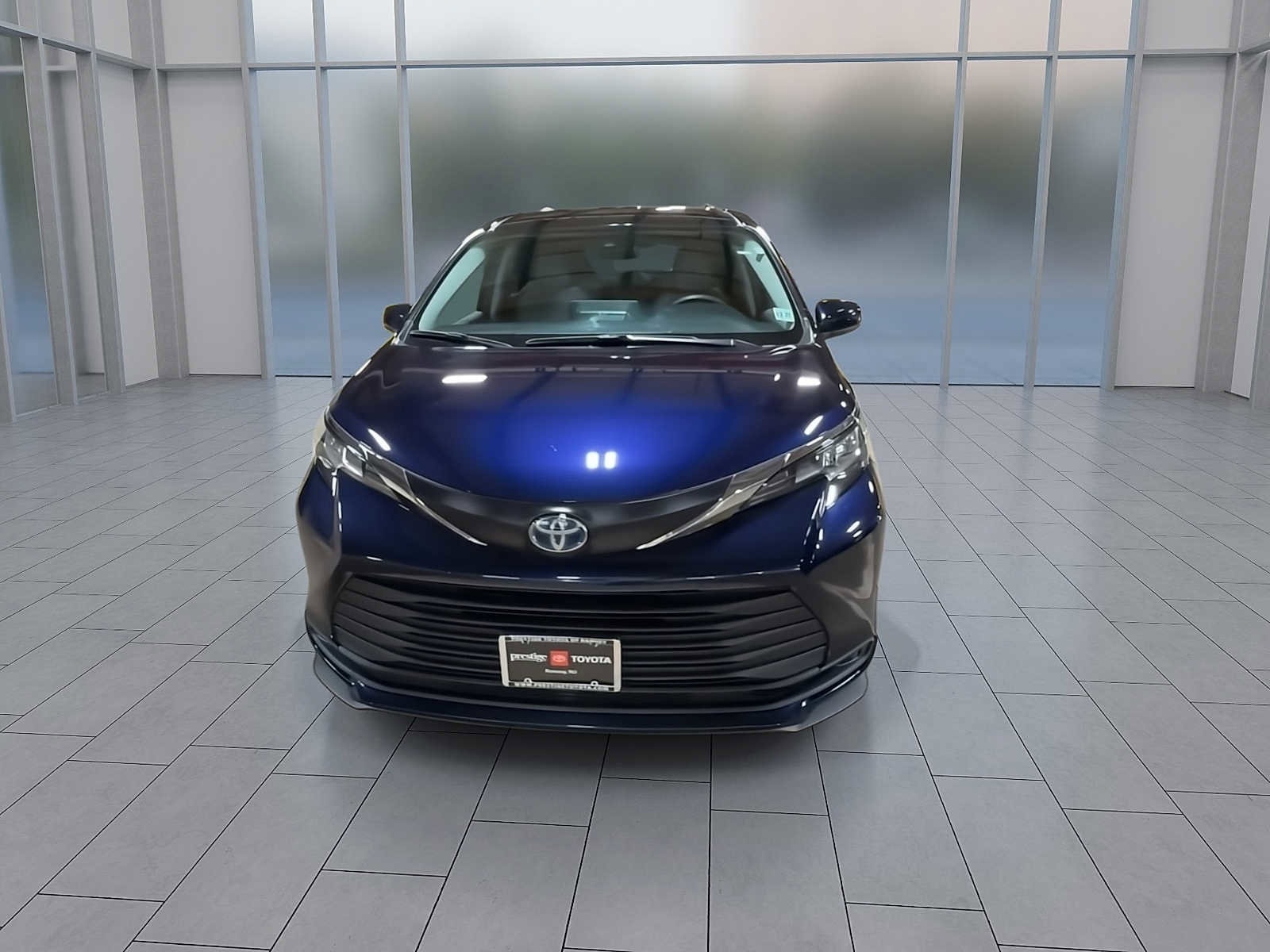 Thumbnail: 2023 Toyota Sienna - 3