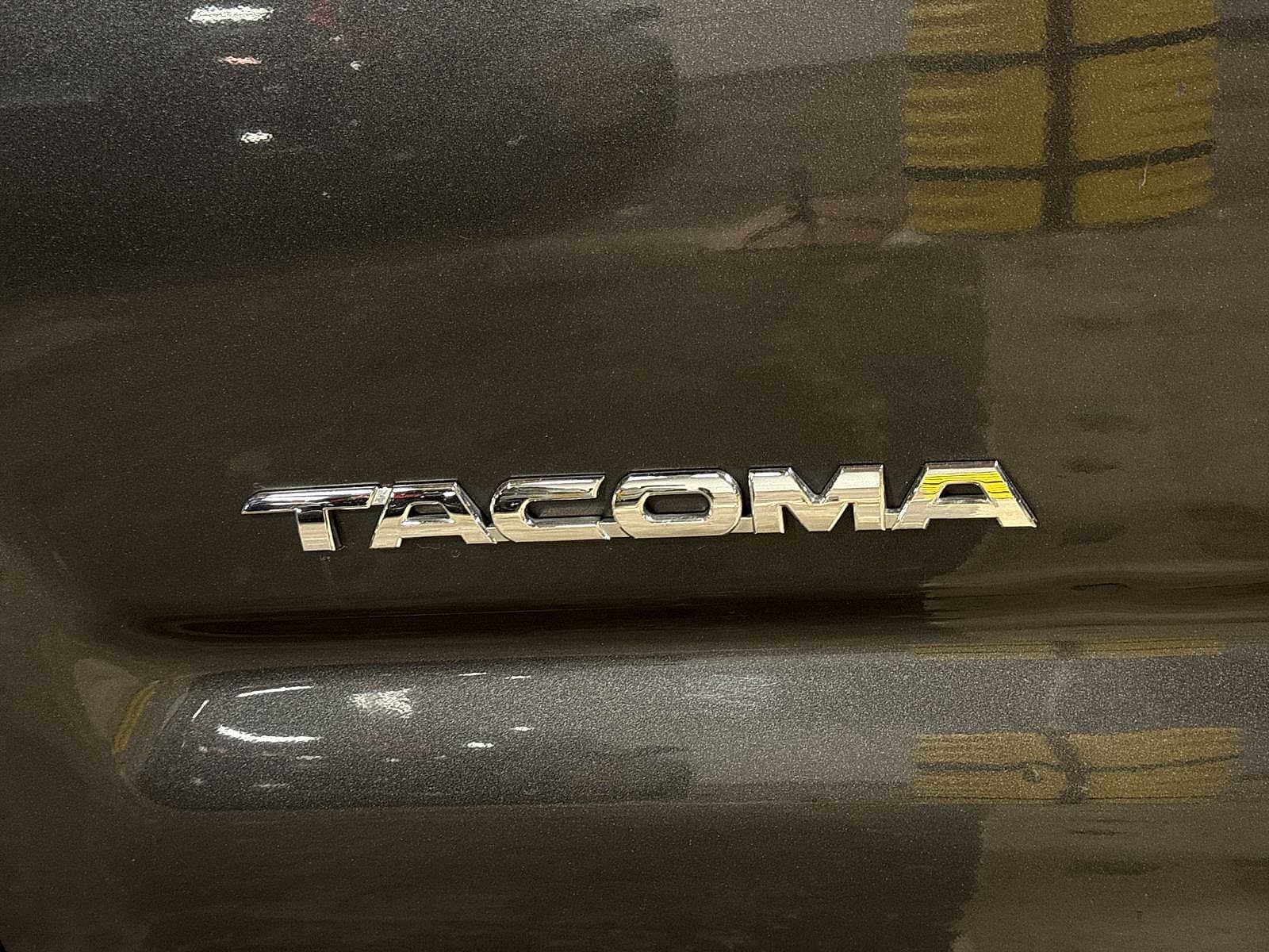 Thumbnail: 2012 Toyota Tacoma - 24