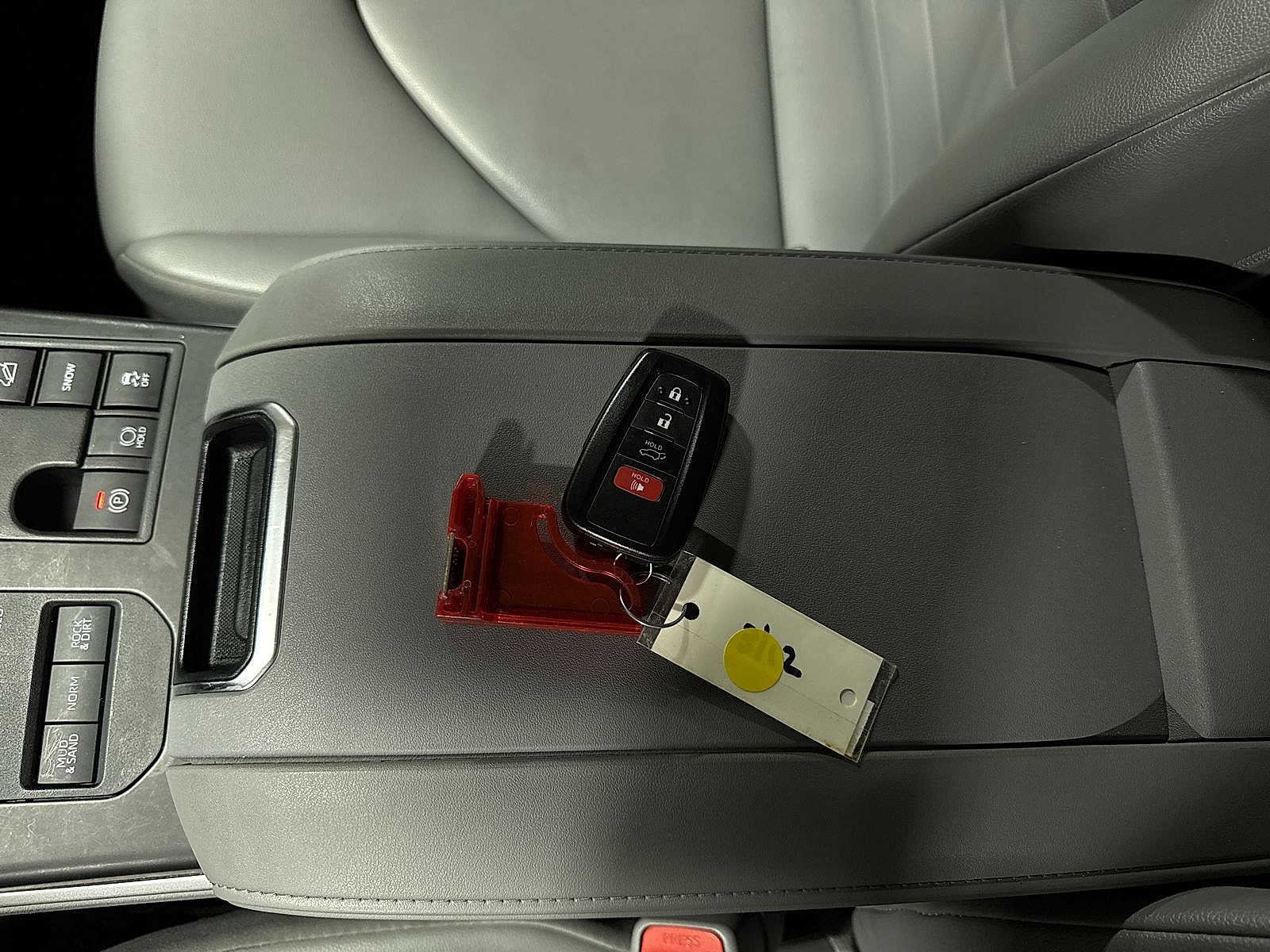 Thumbnail: 2023 Toyota Highlander - 33