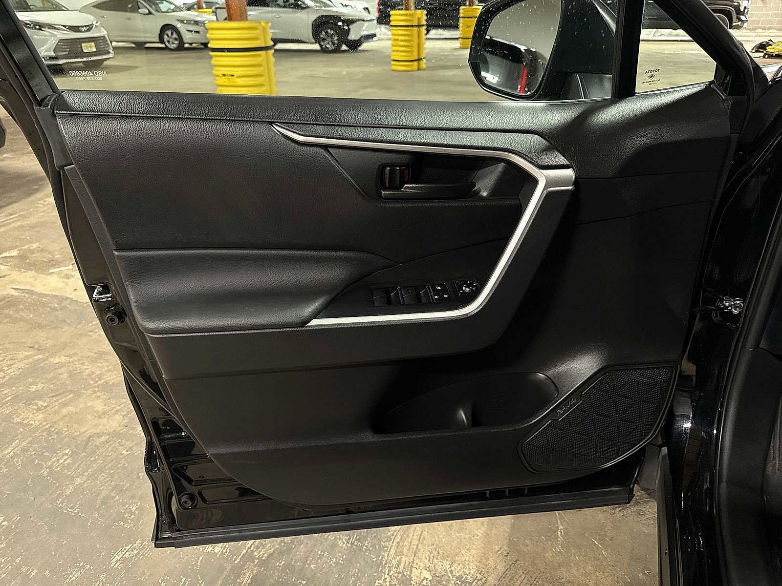 Thumbnail: 2023 Toyota RAV4 - 28