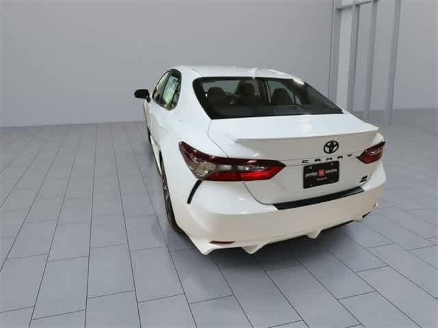 2022 Toyota Camry SE 7