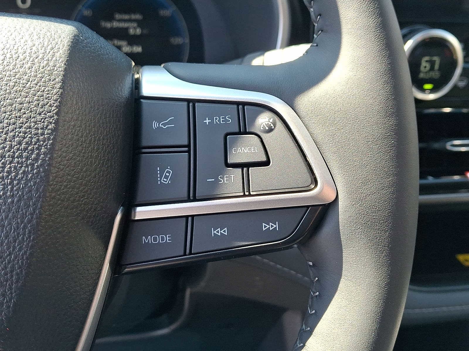 Thumbnail: 2026 Toyota Highlander - 18