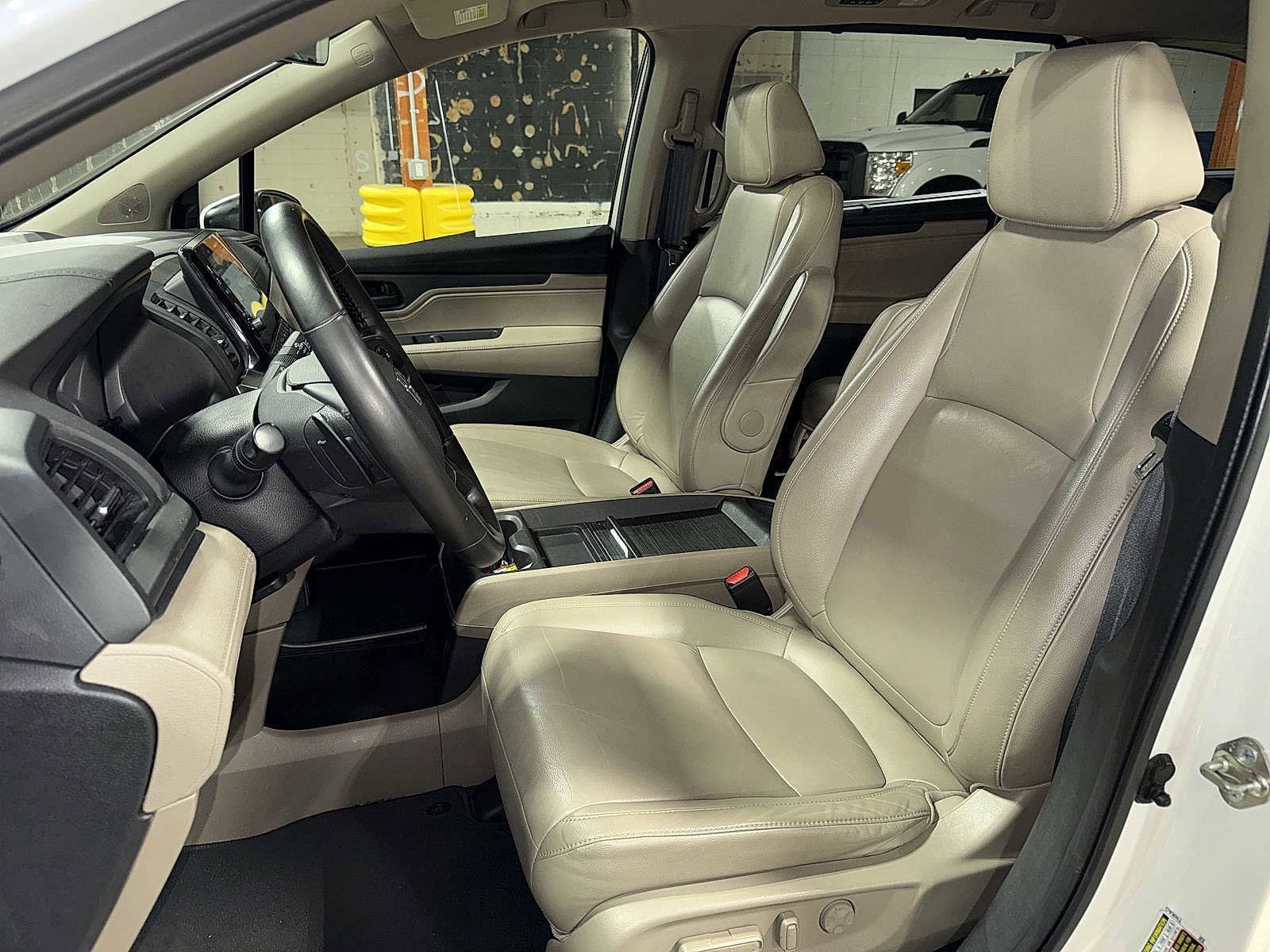 Thumbnail: 2018 Honda Odyssey - 15