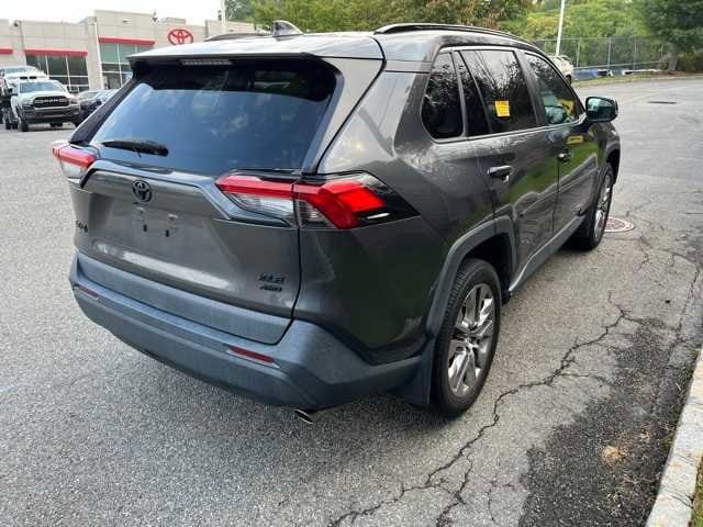 Thumbnail: 2020 Toyota RAV4 - 4