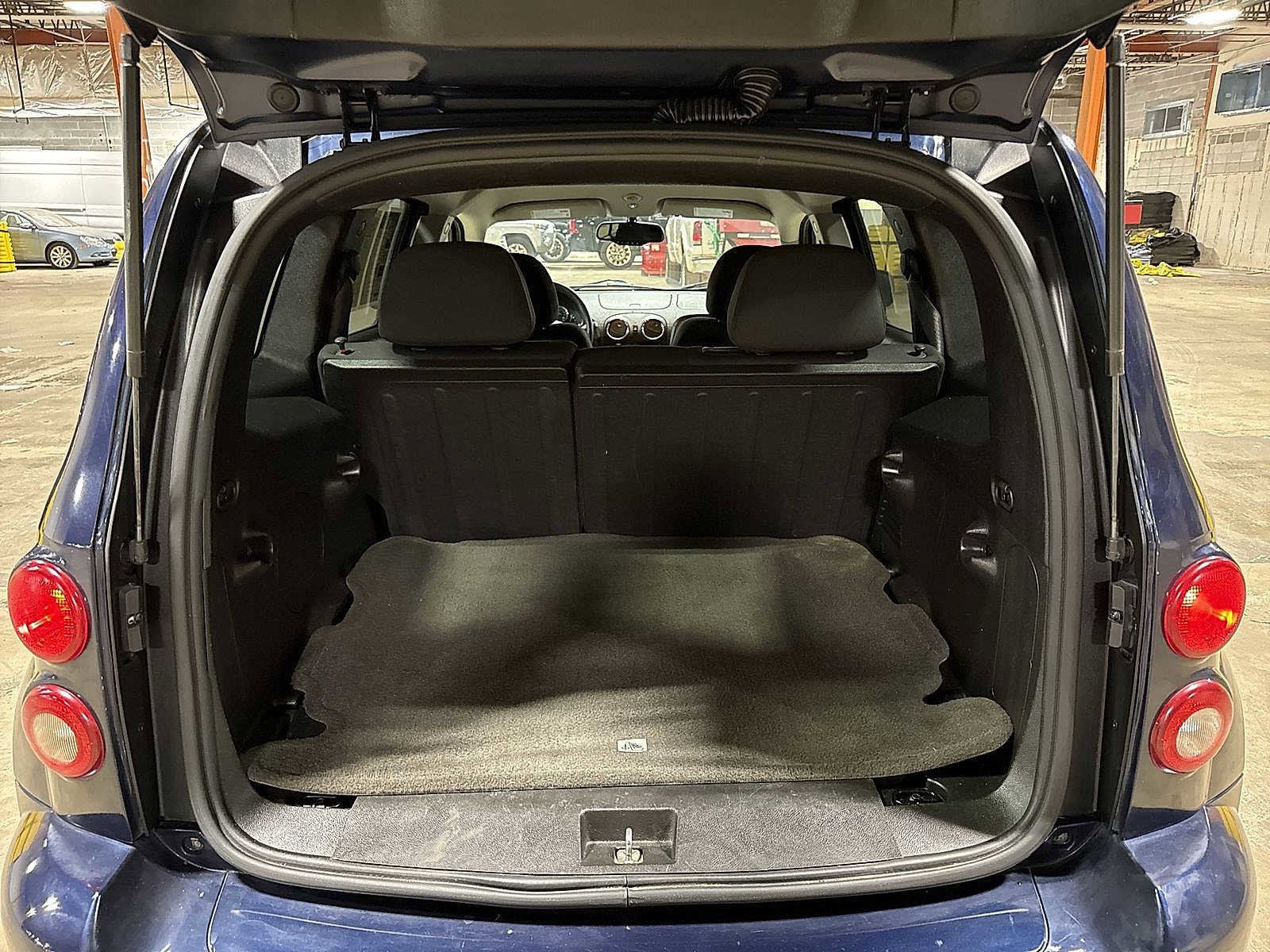 Thumbnail: 2008 Chevrolet HHR - 11