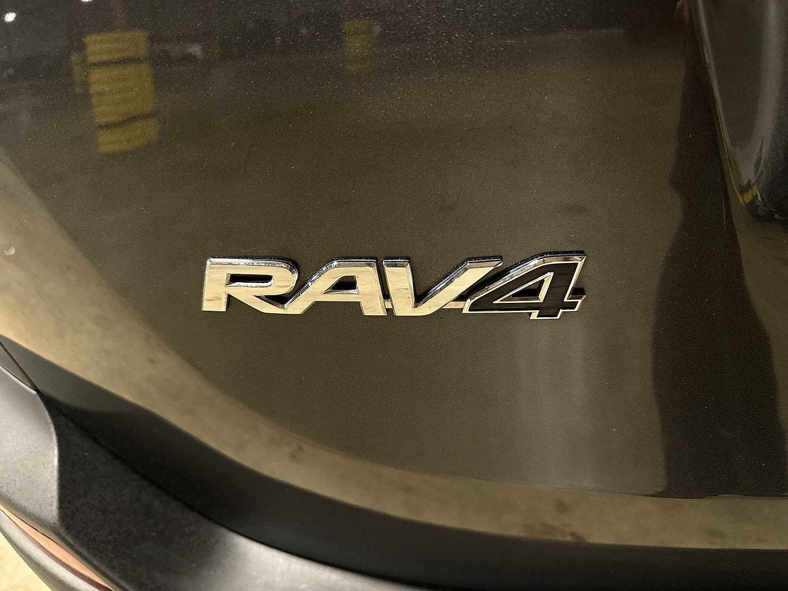 Thumbnail: 2014 Toyota RAV4 - 25