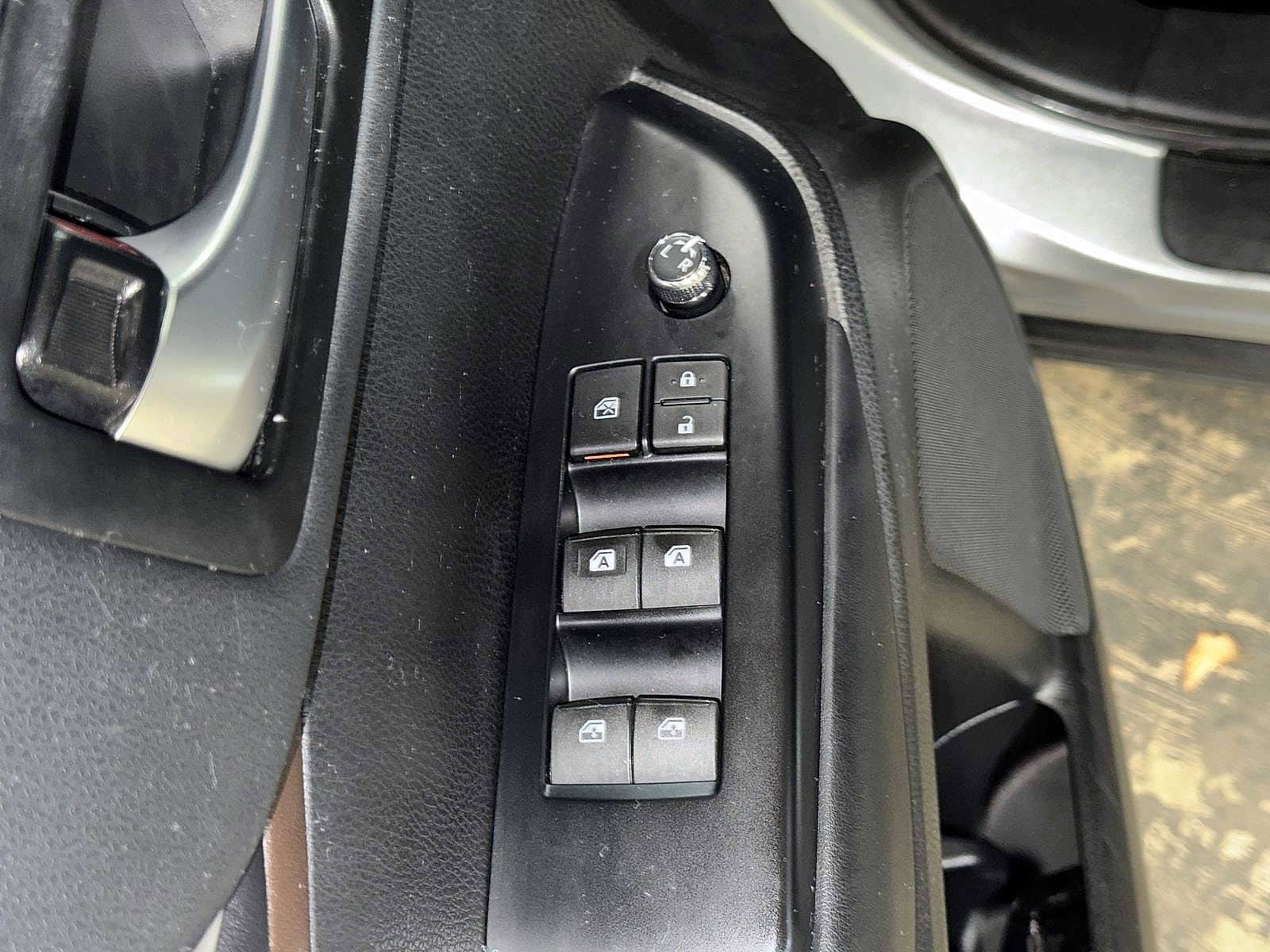 Thumbnail: 2019 Toyota Highlander - 23